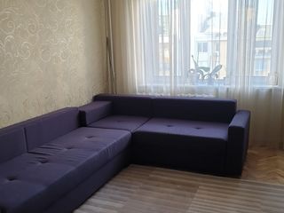 Apartament cu trei odăi cu reparație nou si mobila la comanda in centru pe strada Albisoara. foto 3
