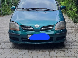 Nissan Almera Tino