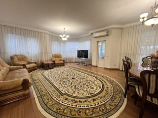 Apartament cu 4 camere, 148 m², Centru, Chișinău
