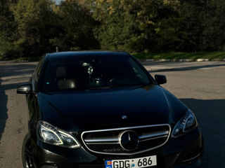 Mercedes E-Class foto 2