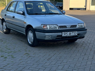 Nissan Sunny foto 4