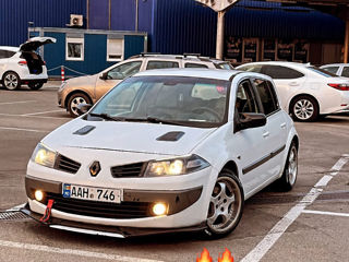 Renault Megane foto 1