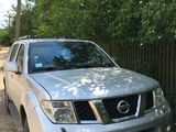 Nissan Pathfinder foto 1