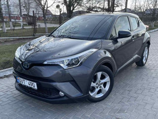 Toyota C-HR foto 1