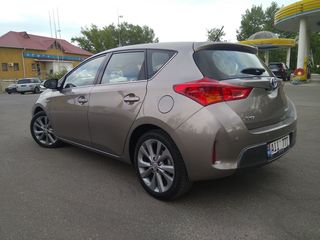 Toyota Auris foto 2