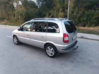 Opel Zafira foto 9