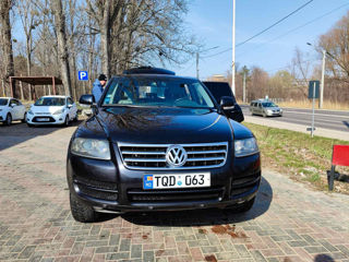 Volkswagen Touareg foto 1