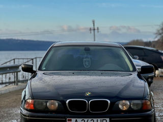 BMW 5 Series foto 3