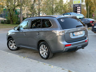 Mitsubishi Outlander foto 6