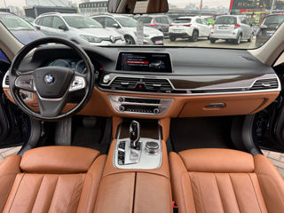 BMW 7 Series foto 8