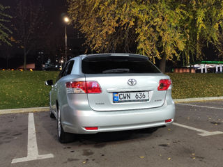 Toyota Avensis foto 3