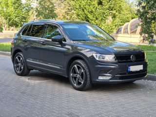 Volkswagen Tiguan foto 1