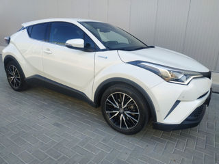 Toyota C-HR foto 2