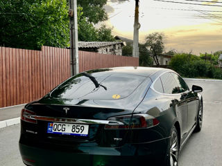 Tesla Model S foto 2