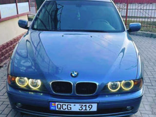 BMW 5 Series foto 1