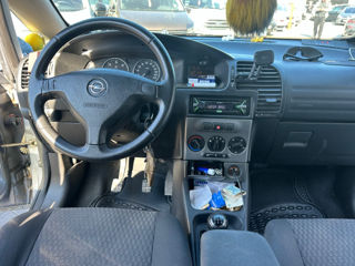 Opel Zafira foto 10