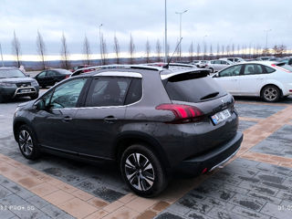 Peugeot 2008 foto 3