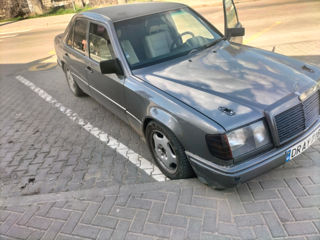 Mercedes Series (W124)