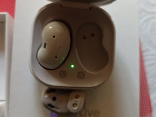 Беспроводные наушники Samsung Galaxy Buds Live. foto 3