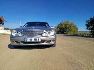 Mercedes E-Class foto 2