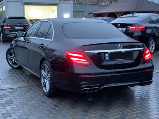 Mercedes E-Class foto 3