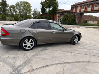 Mercedes E-Class фото 4