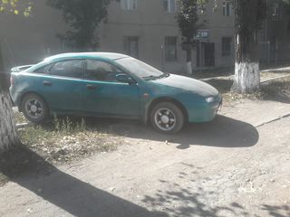 Mazda 323 foto 1