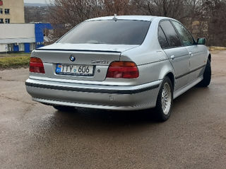 BMW 5 Series foto 6