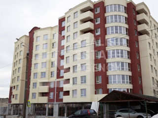 Apartament cu 3 camere, 80 m², Centru, Ialoveni