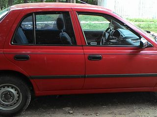 Nissan Sunny foto 3