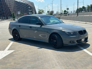 BMW 5 Series foto 3