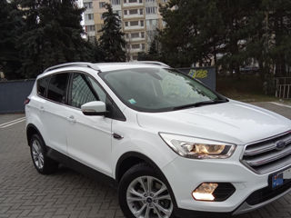 Ford Kuga foto 2