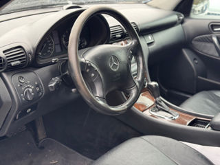 Mercedes C-Class foto 9