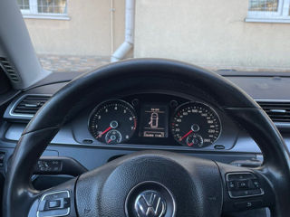 Volkswagen Passat foto 2