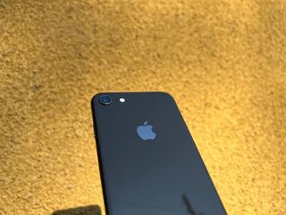 iPhone 8 64 GB de la 136 pe lună! Ca nou! foto 2