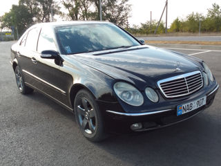 Mercedes E-Class foto 2