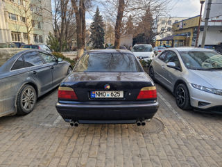 BMW 7 Series foto 3