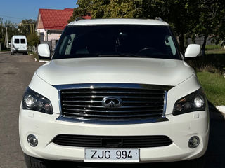 Infiniti QX56 foto 10