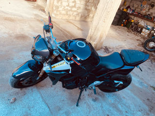 Suzuki Gsr 750 foto 9