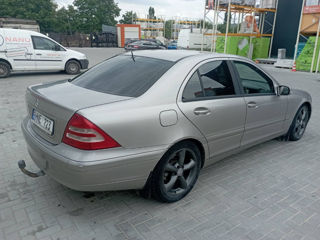 Mercedes C-Class foto 3