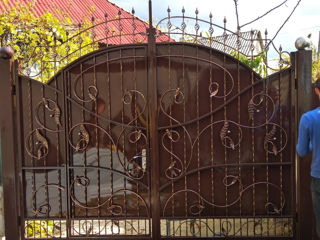 Porti din fier forjat la preturi convenabile ворота из ковки по выгодным ценам la comanda vop. kqber foto 10