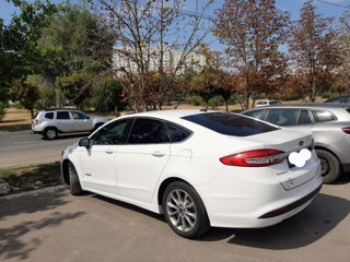 Ford Fusion foto 9