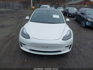 Tesla Model 3 foto 2