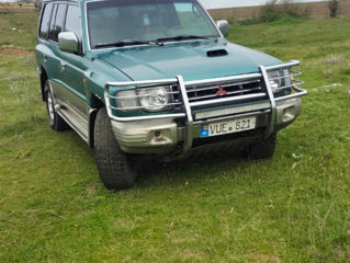 Mitsubishi Pajero foto 1