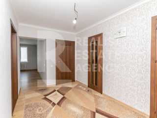 Apartament cu 4 camere, 75 m², Centru, Chișinău foto 2
