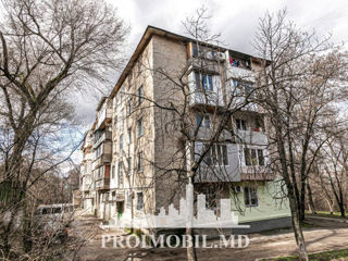 Apartament cu 3 camere, 60 m², Botanica, Chișinău foto 8