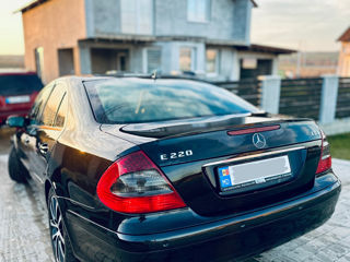 Mercedes E-Class foto 4