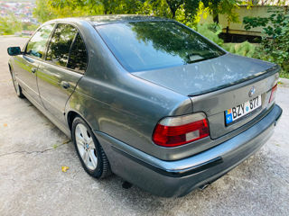 BMW 5 Series foto 4