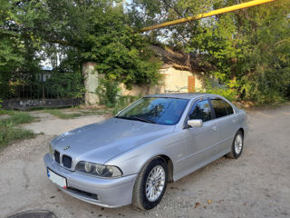 BMW 5 Series foto 6