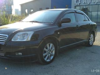 Toyota Avensis foto 8